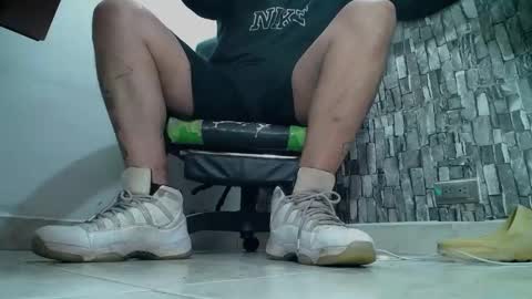 Snapshot of srfindomfeet_ chatting on 01.22.25 sr master cum its my old account online show from 01.22.25