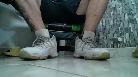 Snapshot of srfindomfeet_ chatting on 01.23.25 sr master cum its my old account online show from 01.23.25