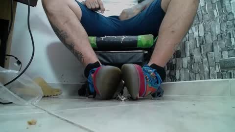 Snapshot of srfindomfeet_ chatting on 01.26.25 sr master cum its my old account online show from 01.26.25