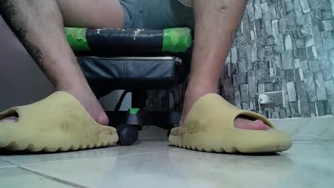 Snapshot of srfindomfeet_ chatting on 02.07.25 sr master cum its my old account online show from 02.07.25