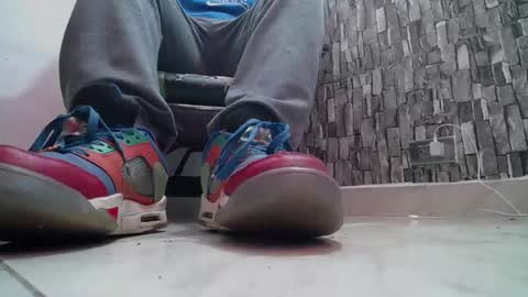 Snapshot of srfindomfeet_ chatting on 03.02.25 sr master cum its my old account online show from 03.02.25
