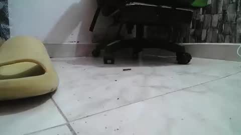 Snapshot of srfindomfeet_ chatting on 01.31.26 sr master cum its my old account online show from 01.31.26