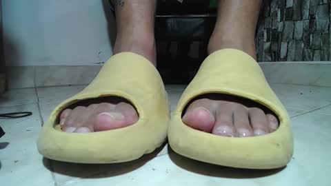 Snapshot of srfindomfeet_ chatting on 02.02.26 sr master cum its my old account online show from 02.02.26
