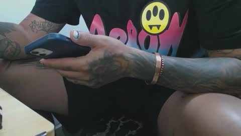 Snapshot of srfindomfeet_ chatting on 02.28.26 sr master cum its my old account online show from 02.28.26