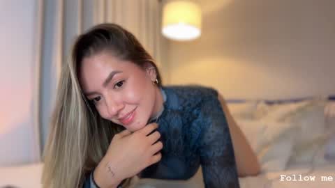 Snapshot of srta__sophie chatting on 05.29.26 Sophie 3 online show from 05.29.26