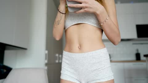 Scarlett online show from 04.08.26