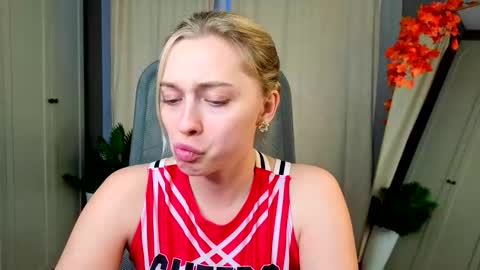 Kate online show from 11.22.25