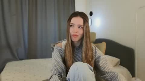 Chloe online show from 06.14.26