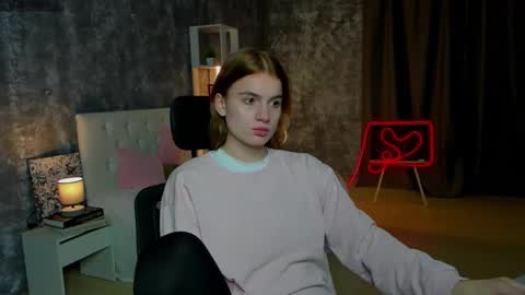 Snapshot of stacey__doll chatting on 10.10.25 stacey__doll online show from 10.10.25