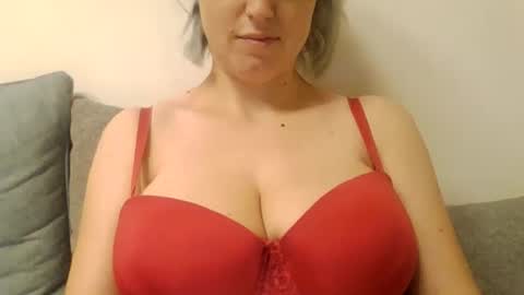 Amelly online show from 02.02.26