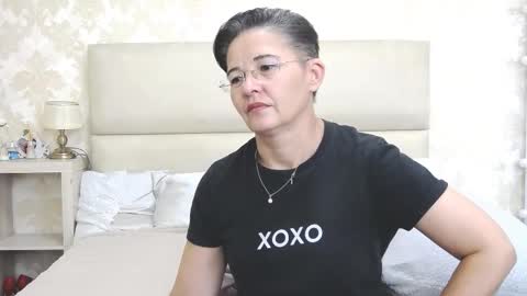 Snapshot of staceydarling chatting on 09.12.25 staceydarling online show from 09.12.25