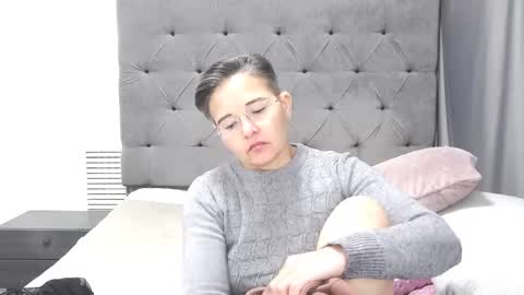 Snapshot of staceydarling chatting on 10.27.25 staceydarling online show from 10.27.25