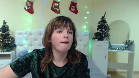 Snapshot of staceylex chatting on 01.12.25 Stacey online show from 01.12.25
