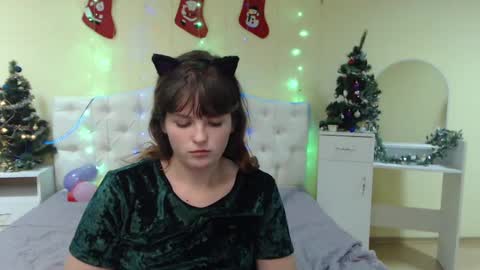 Snapshot of staceylex chatting on 01.12.25 Stacey online show from 01.12.25