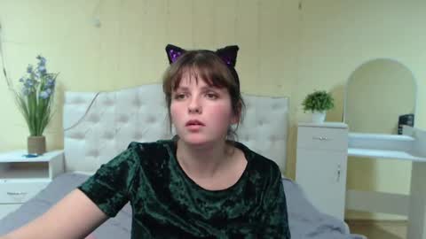 Snapshot of staceylex chatting on 01.15.25 Stacey online show from 01.15.25