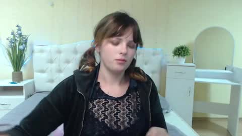 Snapshot of staceylex chatting on 01.17.25 Stacey online show from 01.17.25