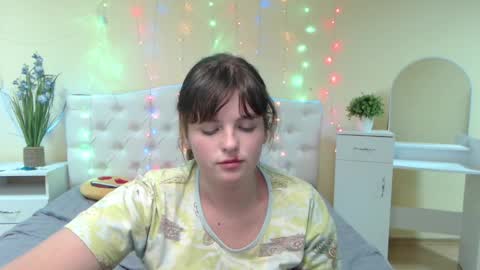 Snapshot of staceylex chatting on 01.22.25 Stacey online show from 01.22.25