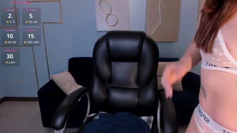 Snapshot of staceywood_ chatting on 12.13.24 Stacy Woods online show from 12.13.24