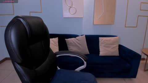 Snapshot of staceywood_ chatting on 12.14.24 Stacy Woods online show from 12.14.24