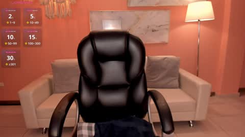 Snapshot of staceywood_ chatting on 12.18.24 Stacy Woods online show from 12.18.24