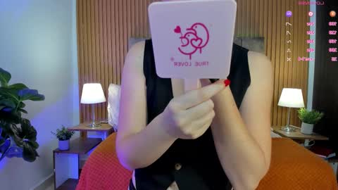 Snapshot of staceywood_ chatting on 10.21.25 Stacy Woods online show from 10.21.25