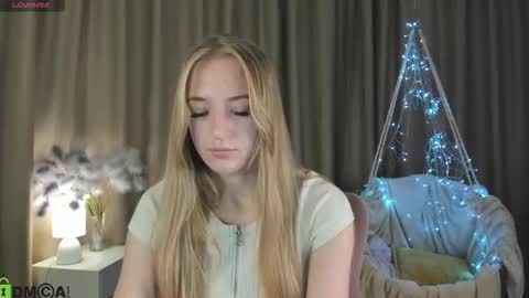 Stacy Mon Tue Wed Thu Fri Sun GMT GMT 3 1000am - 0400pm  online show from 10.09.25