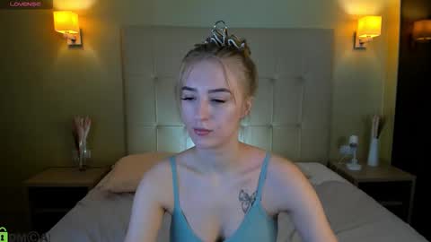 Stacy Mon Tue Wed Thu Fri Sun GMT GMT 3 1000am - 0400pm  online show from 02.12.26