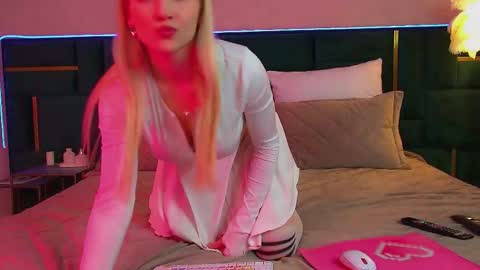 StacyEvances online show from 10.05.25