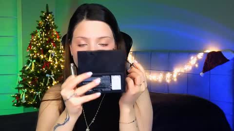 Snapshot of stacygonzales_ chatting on 01.22.25 Bye bye dear See you on December 3st online show from 01.22.25