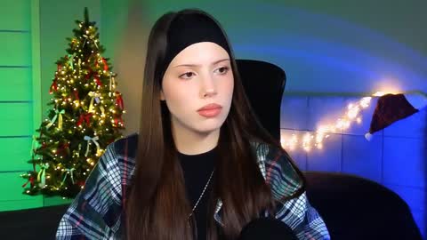 Snapshot of stacygonzales_ chatting on 01.22.25 Bye bye dear See you on December 3st online show from 01.22.25