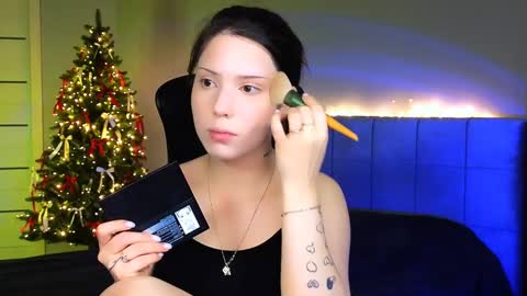 Snapshot of stacygonzales_ chatting on 01.28.25 Bye bye dear See you on December 3st online show from 01.28.25