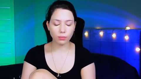 Snapshot of stacygonzales_ chatting on 02.18.25 Bye bye dear See you on December 3st online show from 02.18.25