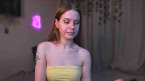 Snapshot of stacyloveforu chatting on 10.18.25 stacyloveforu online show from 10.18.25