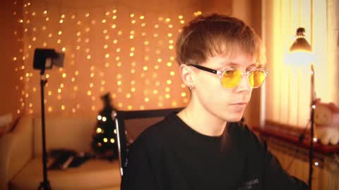 Snapshot of stan__lexter chatting on 12.24.24 FANSLY online show from 12.24.24