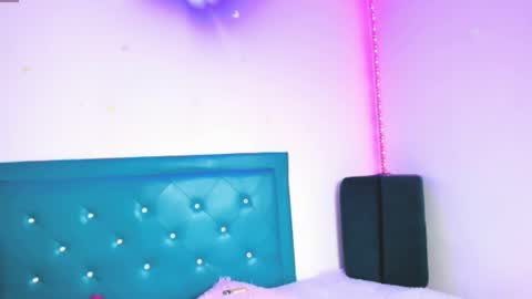 Snapshot of star_darling chatting on 02.25.25 S T A R online show from 02.25.25