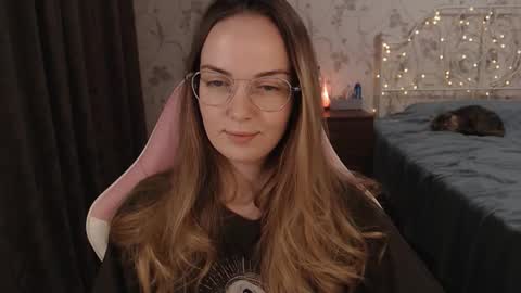 Snapshot of star_shopping chatting on 12.19.24 Alice online show from 12.19.24