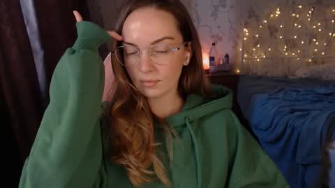 Snapshot of star_shopping chatting on 12.24.24 Alice online show from 12.24.24