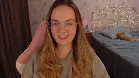 Snapshot of star_shopping chatting on 12.27.24 Alice online show from 12.27.24