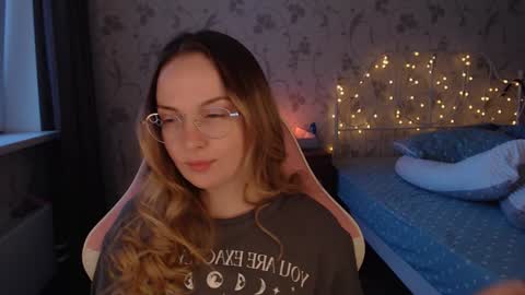 Snapshot of star_shopping chatting on 01.01.25 Alice online show from 01.01.25