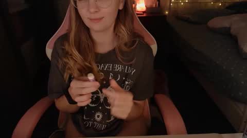 Snapshot of star_shopping chatting on 01.01.25 Alice online show from 01.01.25