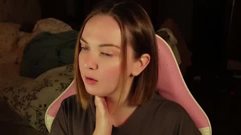 Snapshot of star_shopping chatting on 01.16.25 Alice online show from 01.16.25