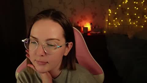 Snapshot of star_shopping chatting on 01.18.25 Alice online show from 01.18.25