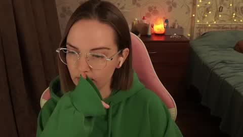 Snapshot of star_shopping chatting on 01.20.25 Alice online show from 01.20.25