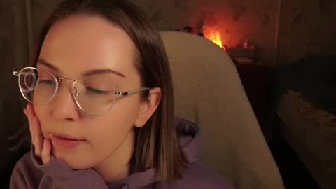 Snapshot of star_shopping chatting on 02.04.25 Alice online show from 02.04.25