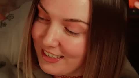 Snapshot of star_shopping chatting on 02.12.25 Alice online show from 02.12.25