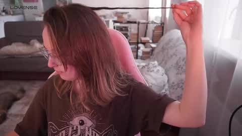 Snapshot of star_shopping chatting on 09.14.25 Alice online show from 09.14.25