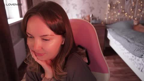 Snapshot of star_shopping chatting on 09.22.25 Alice online show from 09.22.25