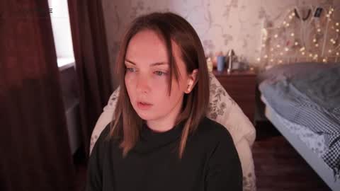 Snapshot of star_shopping chatting on 09.25.25 Alice online show from 09.25.25