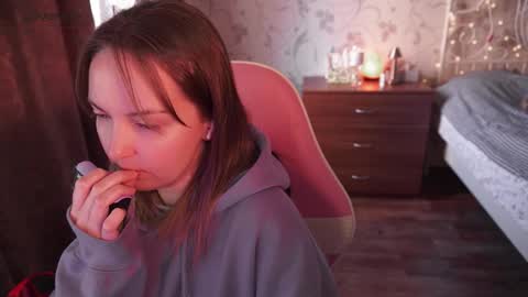 Snapshot of star_shopping chatting on 10.03.25 Alice online show from 10.03.25