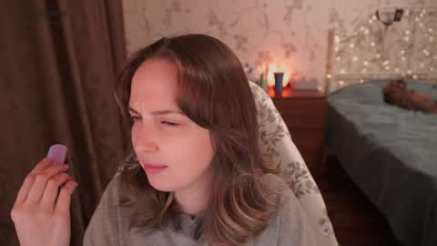 Snapshot of star_shopping chatting on 10.19.25 Alice online show from 10.19.25